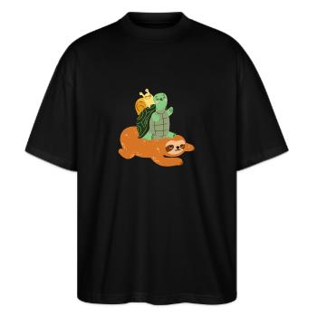 Lustige Schildkröte Faultier Schnecke - Geschenk - Stanley/Stella Oversized Unisex Bio T-Shirt Blaster 2.0 - Schwarz - Vorne - Alina (178cm) & Michal (187cm)