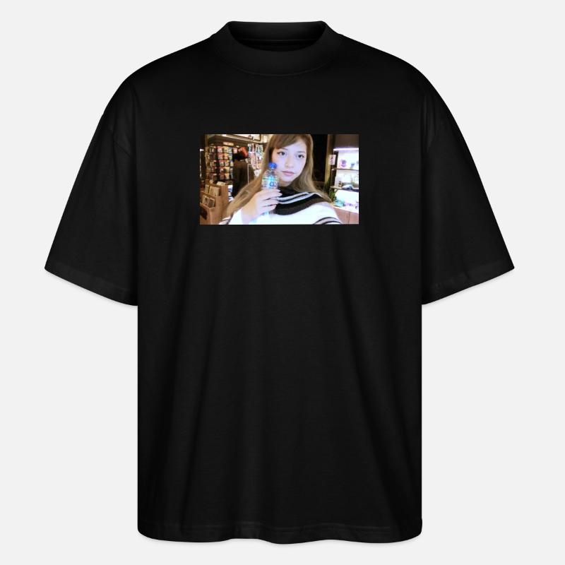 Portrait d’un modèle au musée - T-shirt bio Blaster 2.0 coupe oversize Stanley/Stella Unisexe - noir