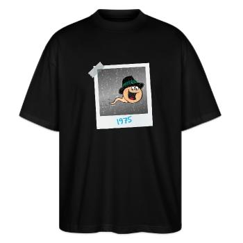 1975 - ein Foto von mir bei der Zeugung - Stanley/Stella Oversized Unisex Bio T-Shirt Blaster 2.0 - Schwarz - Vorne - Alina (178cm) & Michal (187cm)