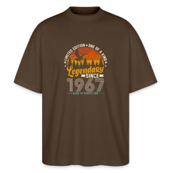 Légendes nées 1967 - T-shirt bio Blaster 2.0 coupe oversize Stanley/Stella Unisexe - marron foncé - Devant - Alina (178cm) & Michal (187cm)
