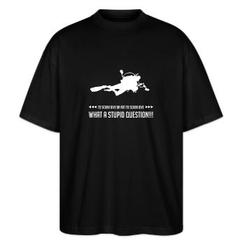Tauchen - Taucher - Scuba Diving - Lustig - Stanley/Stella Oversized Unisex Bio T-Shirt Blaster 2.0 - Schwarz - Vorne - Alina (178cm) & Michal (187cm)