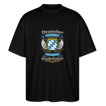 Stolzer Bayer durch die Gnade Gottes - Stanley/Stella Oversized Unisex Bio T-Shirt Blaster 2.0 - Schwarz - Vorne - Alina (178cm) & Michal (187cm)