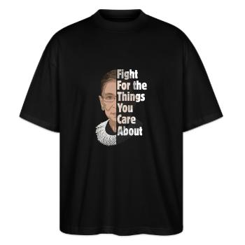 Notorious RBG Ruth Bader Ginsburg retro vintage - Stanley/Stella Oversized Unisex Bio T-Shirt Blaster 2.0 - Schwarz - Vorne - Alina (178cm) & Michal (187cm)