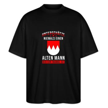 Franken Franke Spruch lustig Alter Mann - Stanley/Stella Oversized Unisex Bio T-Shirt Blaster 2.0 - Schwarz - Vorne - Alina (178cm) & Michal (187cm)
