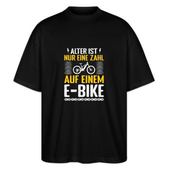 E-Bike ALTER IST NUR EINE ZAHL AUF EINEM E-BIKE - Stanley/Stella Oversized Unisex Bio T-Shirt Blaster 2.0 - Schwarz - Vorne - Alina (178cm) & Michal (187cm)