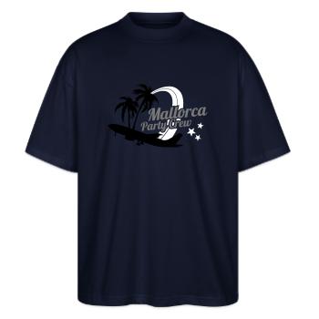 Mallorca Party Crew - Stanley/Stella Oversized Unisex Bio T-Shirt Blaster 2.0 - Navy - Vorne - Alina (178cm) & Michal (187cm)