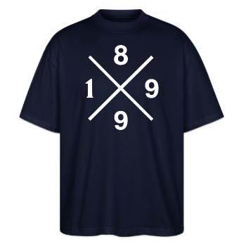 1899 Fan Fussball Hoodie, T-Shirt, Tasche, kissen - Stanley/Stella Oversized Unisex Bio T-Shirt Blaster 2.0 - Navy - Vorne - Alina (178cm) & Michal (187cm)