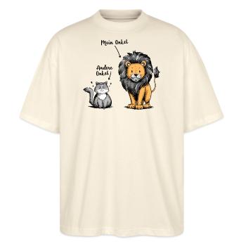Mein Onkel andere Onkel - Stanley/Stella Oversized Unisex Bio T-Shirt Blaster 2.0 - Natur - Vorne - Alina (178cm) & Michal (187cm)