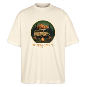 Ostblock Vanlife - Stanley/Stella Oversized Unisex Bio T-Shirt Blaster 2.0 - Natur - Vorne - Alina (178cm) & Michal (187cm)