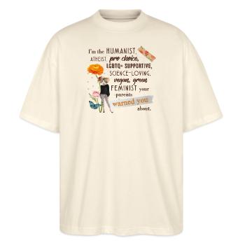 Politisches Statement für Humanität - Stanley/Stella Oversized Unisex Bio T-Shirt Blaster 2.0 - Natur - Vorne - Alina (178cm) & Michal (187cm)