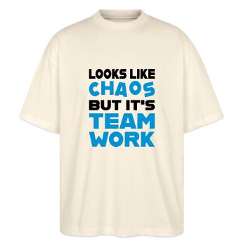 Teamwork - Stanley/Stella Oversized Unisex Bio T-Shirt Blaster 2.0 - Natur - Vorne - Alina (178cm) & Michal (187cm)