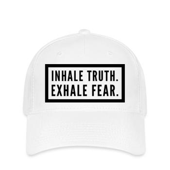 inhale truth. exhale fear. - Flexfit Cap - Weiß - Vorne