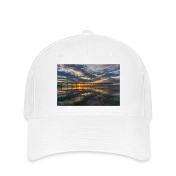 Reflexionen am Sunset Pier - Flexfit Cap - Weiß - Vorne