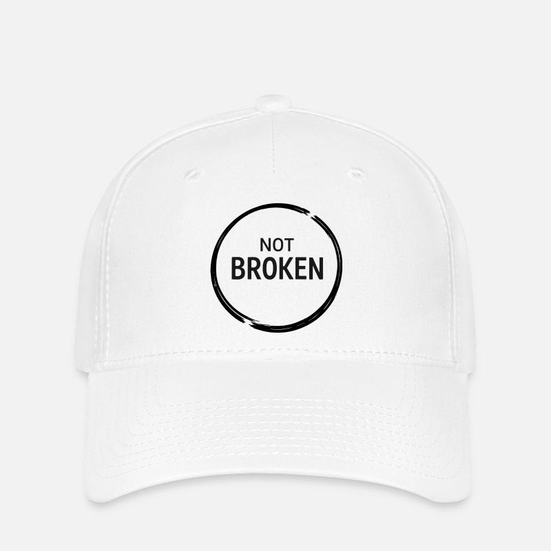 Not Broken Resilience Tee - Flexfit Cap - Weiß