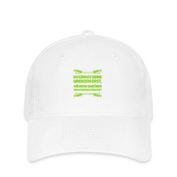 wachse über dich hinaus - Flexfit Cap - Weiß - Vorne