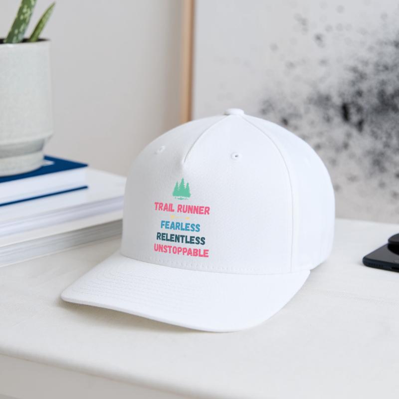 Trail Runner - Intrépide. Implacable. Imparable. Casquette Flexfit