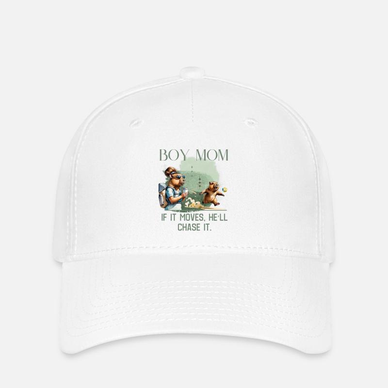 Boy Mom – If It Moves, He’ll Chase It - Flexfit Cap - Weiß