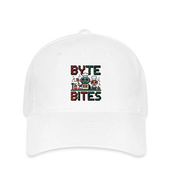 Byte Bites – Niedliche Pixel-Roboterköche, die Spaß kochen - Flexfit Cap - Weiß - Vorne