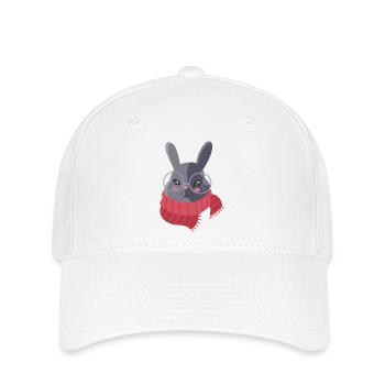 Lapin gris mignon dans une écharpe rouge d’hiver - Casquette Flexfit - blanc - Devant