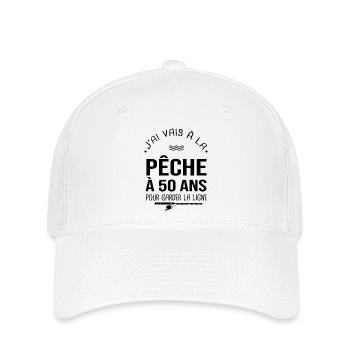 50 ans je vais à la pêche pour garder la ligne - Casquette Flexfit - blanc - Devant