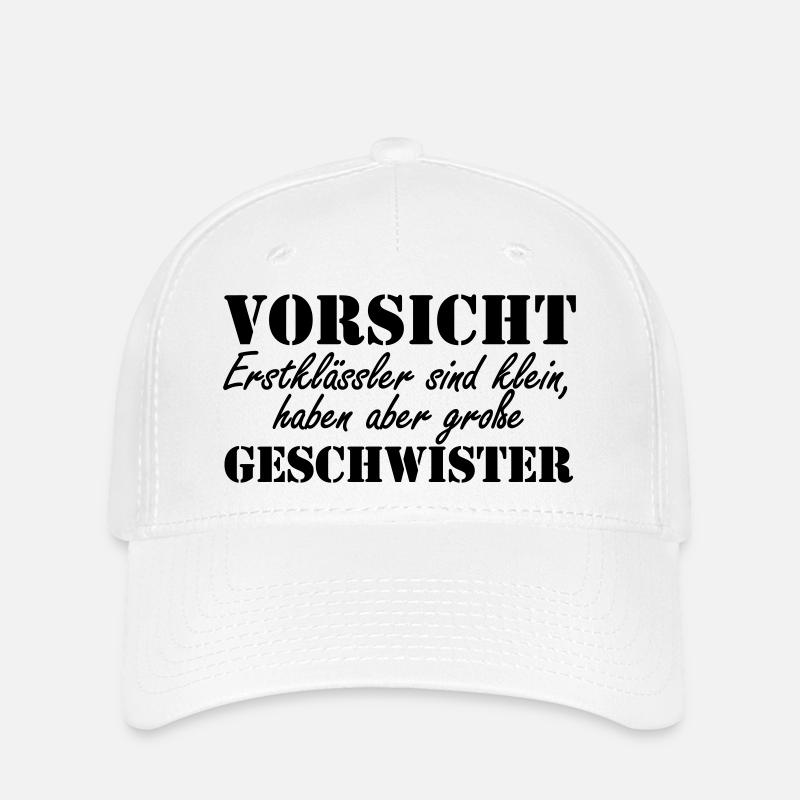 Erstklaessler_mit_grossen_Geschwistern - Flexfit Cap - white