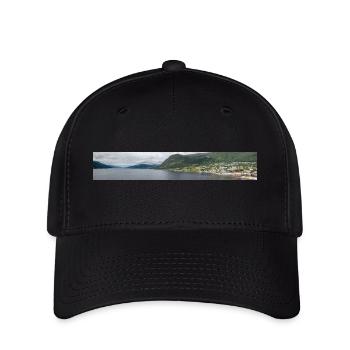 Nordfjordeid Panoramablick vom Hafen Norwegens - Flexfit Cap - Schwarz - Vorne
