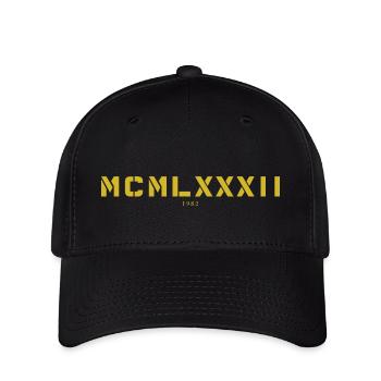 Römische Zahl Geburtsjahr Made in 1982 - Flexfit Cap - Schwarz - Vorne