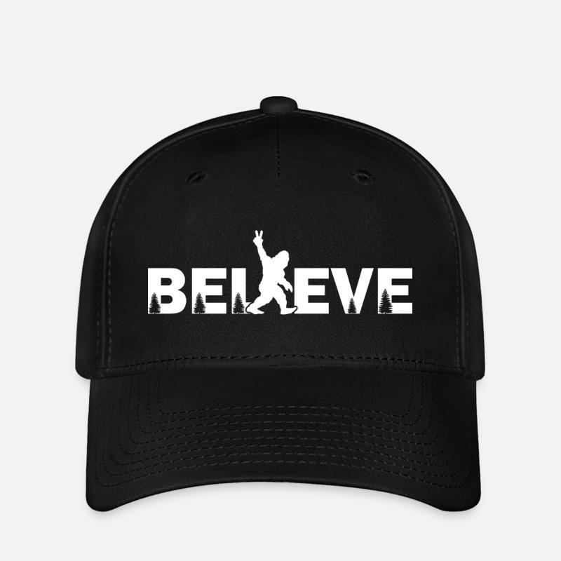 Tro på Bigfoot Sasquatch Forest kryptiddesign - Flexfit Cap - sort