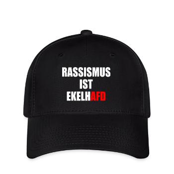 rassismus ist ekelhafd - Flexfit Cap - Schwarz - Vorne