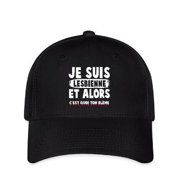 Humorous feminist t-shirt with a committed message - Flexfit Cap - black - Front