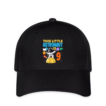 This little astronaut is nine years old - Flexfit Cap - black - Front