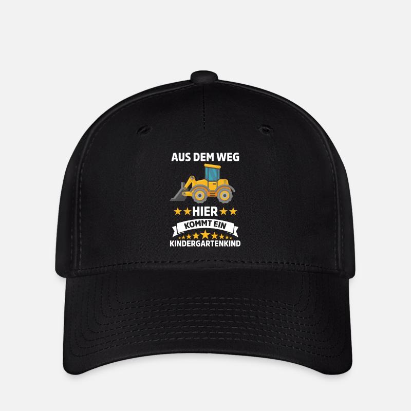 Out of the way! Here comes a kindergarten child - Flexfit Cap - black