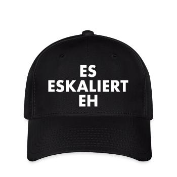 Es eskaliert eh - Flexfit Cap - Schwarz - Vorne