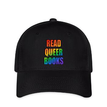 Lire des livres queer - Casquette Flexfit - noir - Devant