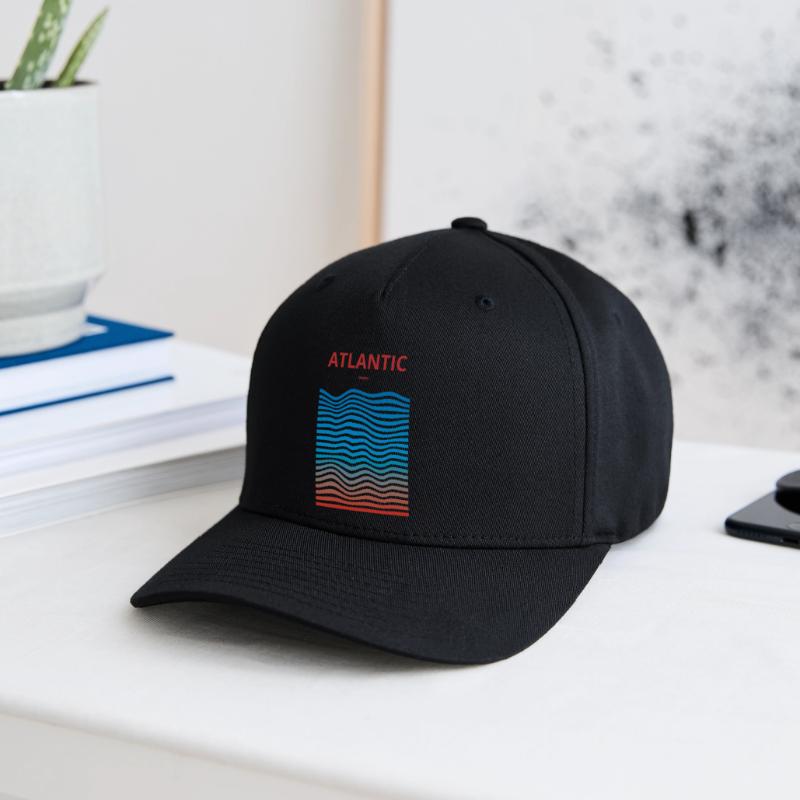 Distorded Oceans: Atlantic Flexfit Cap