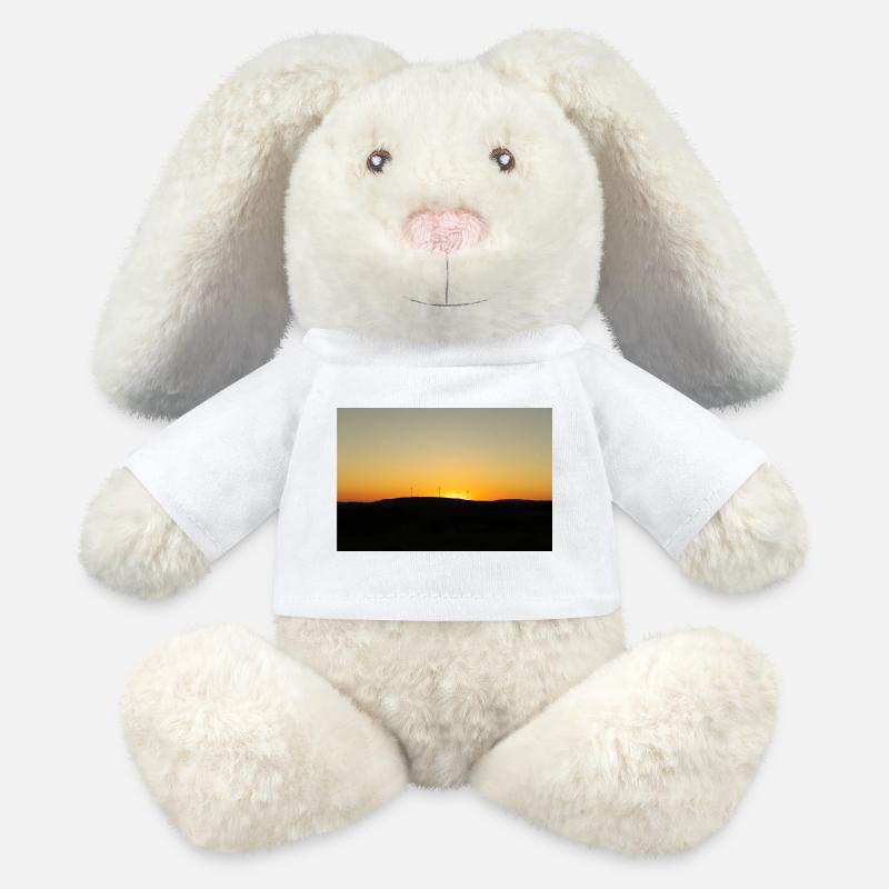 Sonnenuntergang über Windrädern - MiniFeet® RecycelHase® Creme - Weiß