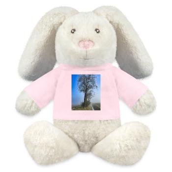 Einsamer Baum im Morgennebel - MiniFeet® RecycelHase® Creme - Sonnengelb - Vorne