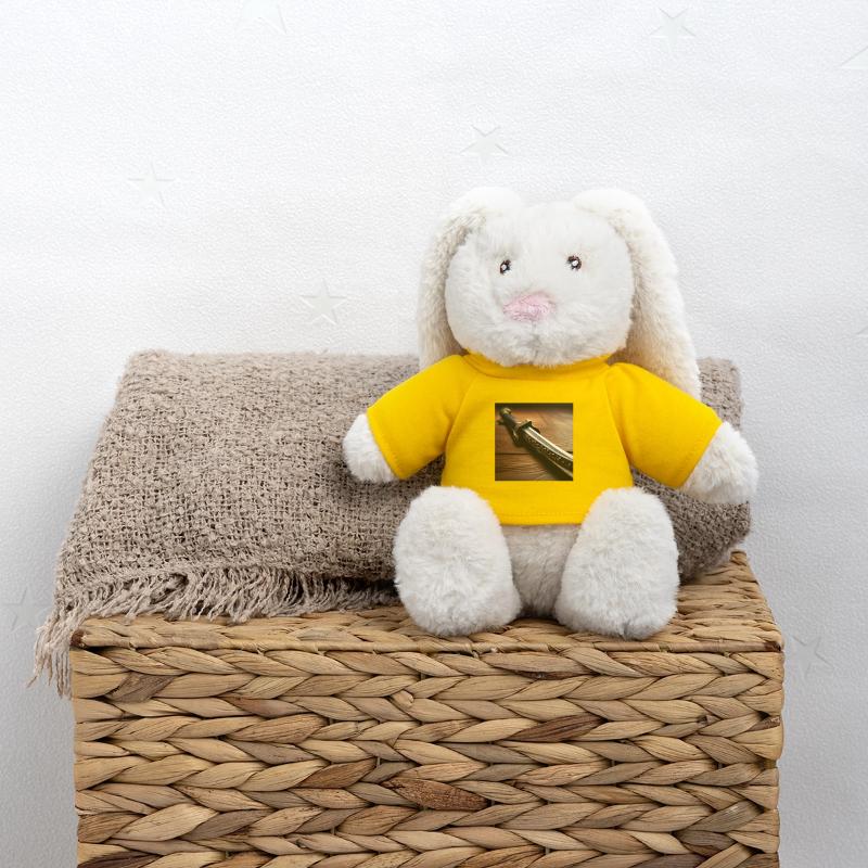 Conception d’affiche Sabre Samouraï Lapin en peluche recyclé MiniFeet® Crème
