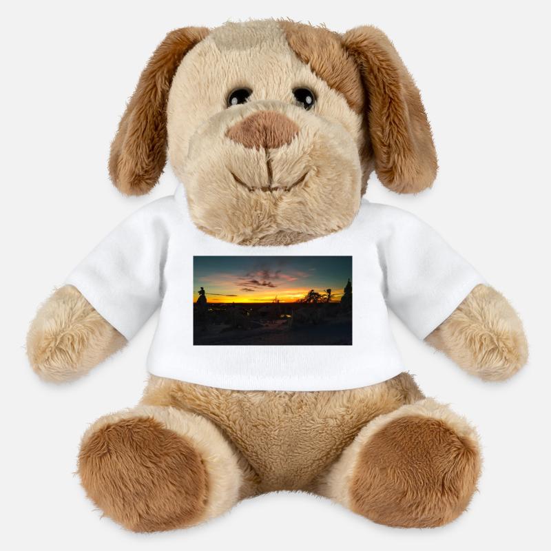 Coucher de soleil dans un paysage enneigé - Chien en peluche Helge MiniFeet® - blanc