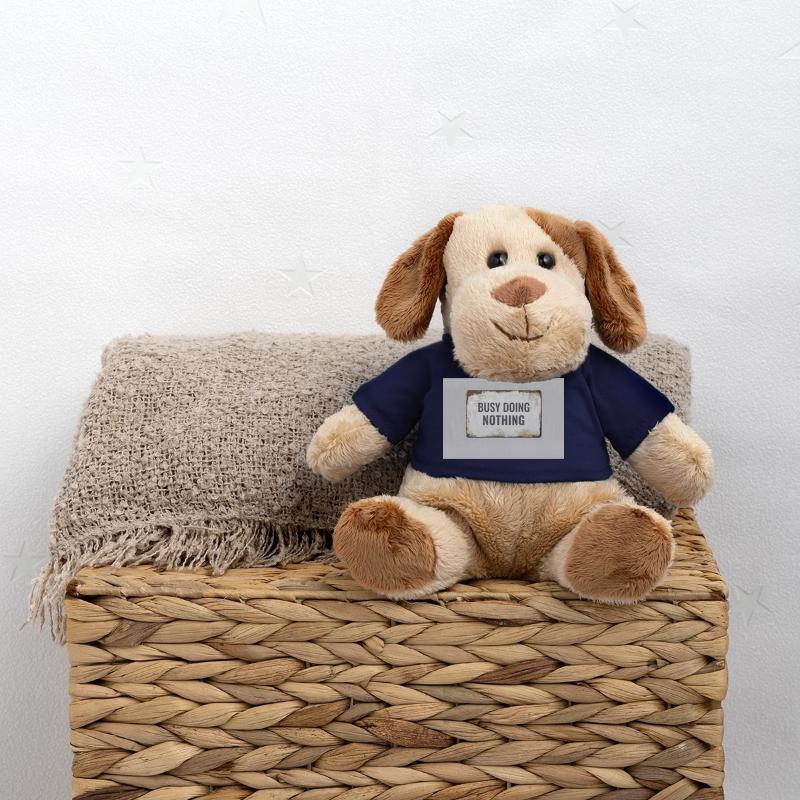 Occupé à ne rien faire – Affiche de déclaration ironique Chien en peluche Helge MiniFeet®