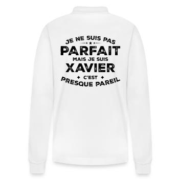 Xavier Un Prénom, Une Attitude L’Humour Xavier - Polo à manches longues bio PREPSTER Stanley/Stella Unisexe - blanc - Dos - Anna (173cm)
