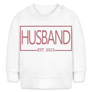 Ehemann Est. 2023 Verlobungsgeschenk des Bräutigams - Baby Organic Sweatshirt Baby Changer von Stanley/Stella - Weiß - Vorne