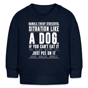 Bewältigen Sie Stress wie ein Hundeliebhaber - Baby Organic Sweatshirt Baby Changer von Stanley/Stella - Navy - Vorne