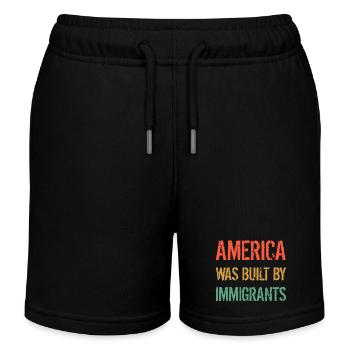 AMERICA WAS BUILT BY IMMIGRANTS Flüchtlingsrechte - Kids Organic Sweat Shorts by Stanley/Stella - black - Front
