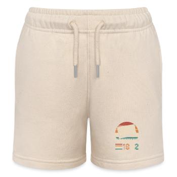 Geboren in 1962 - Vintage Legenden - Kinder Organic Joggingshorts Mini Bolter von Stanley/Stella - Natur - Vorne
