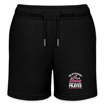 Pilates Beziehung Status Hot Instructor - Kinder Organic Joggingshorts Mini Bolter von Stanley/Stella - Schwarz - Vorne