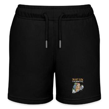 Faultier beim Bergsteigen mit Aussicht - Kinder Organic Joggingshorts Mini Bolter von Stanley/Stella - Schwarz - Vorne