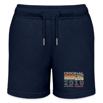 Retro 2019 Jubiläumsgeschenk 2019 - Jahrgang 2019 - Kinder Organic Joggingshorts Mini Bolter von Stanley/Stella - Navy - Vorne