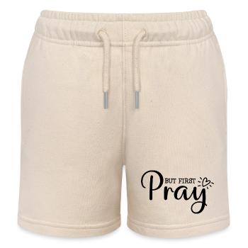 Als erstes: Beten - Kinder Organic Joggingshorts Mini Bolter von Stanley/Stella - Natur - Vorne