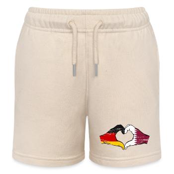Deutschland Katar Flagge Hände Herzform used - Kinder Organic Joggingshorts Mini Bolter von Stanley/Stella - Natur - Vorne